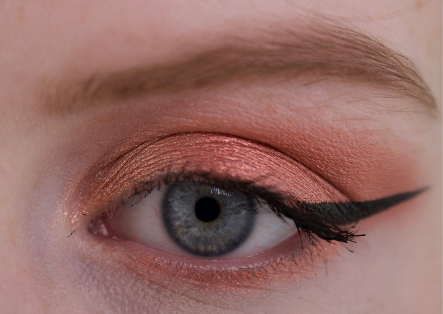 Eyeshadow Ember voorbeeld ogen open